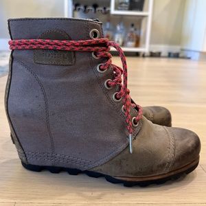 Sorel Women's PDX Leather Wedge Lace Up Boot Size 9.5